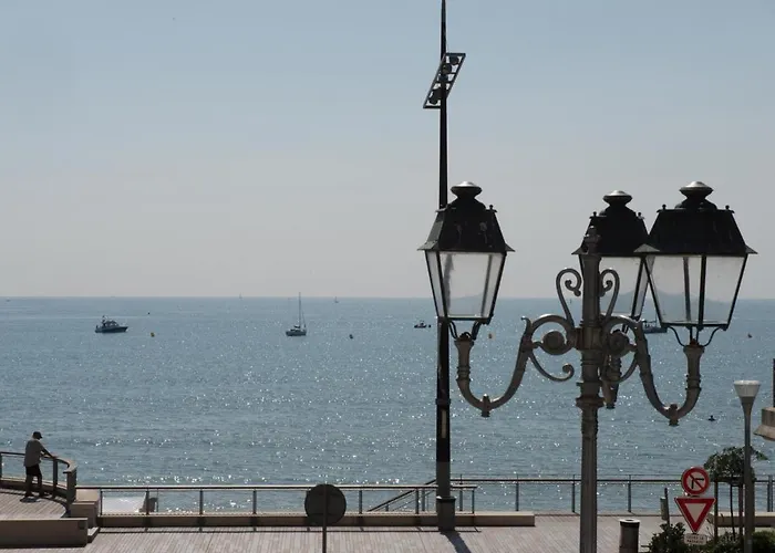 Bel T3 Avec Balcon, Parking Et Wi-fi Aux Sables-d'olonne - Fr-1-92-622 Apartamento